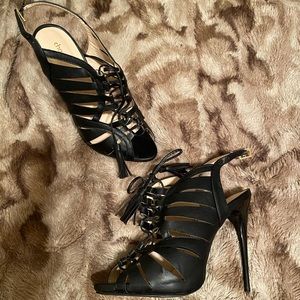 Black scrappy heel never worn